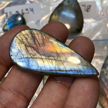 Labradorite Cabochon Gemstone – Multi-Flashy Stones for Pendants & Wholesale