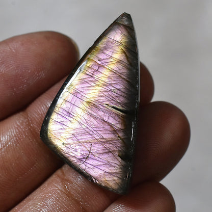 Graceful Purple Labradorite Gemstone – Unique Natural Cabochon for Pendant & Wire-Wrapping