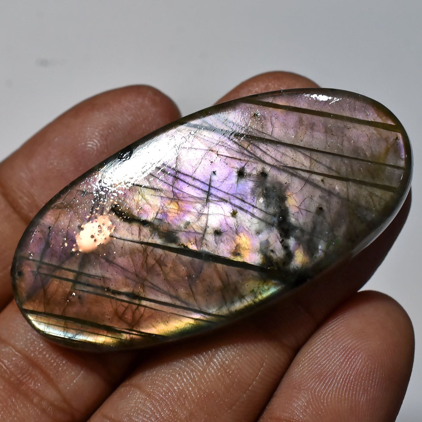 Heart Shape Labradorite with Purple Flash – Eye-Catching Oval Cabochon for Pendants, Energy Crystal Gift