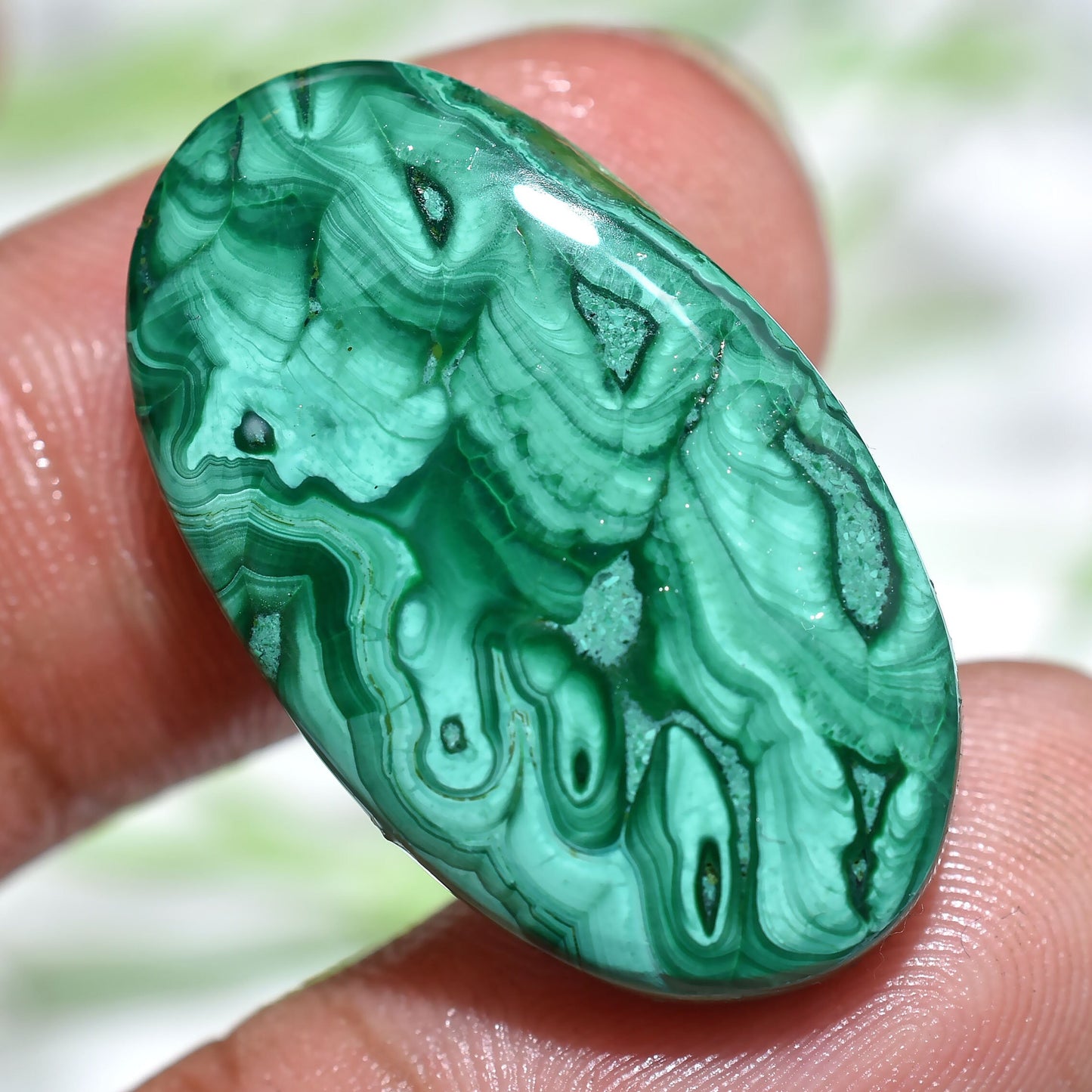 Exquisite Malachite Oval Shape Cabochon - Top Quality Green Loose Gemstone for Jewelry