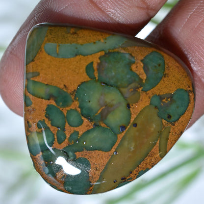 Exquisite Fruit Jasper Cabochon – Heart-Shaped Natural Gemstone for Pendants